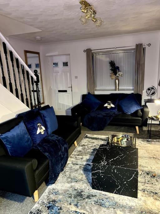 Вілла Beautiful House Off-Road Free Parking Farnworth Екстер'єр фото
